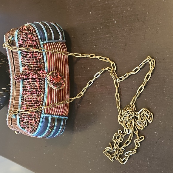 A Classic Mary Frances Mini Beaded Hard Shell Multi-Colored Clutch. - Picture 3 of 14